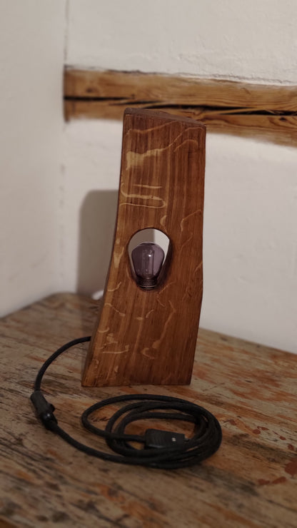 Handgefertigte Eichen Tischlampe
