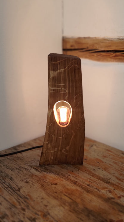 Handgefertigte Eichen Tischlampe