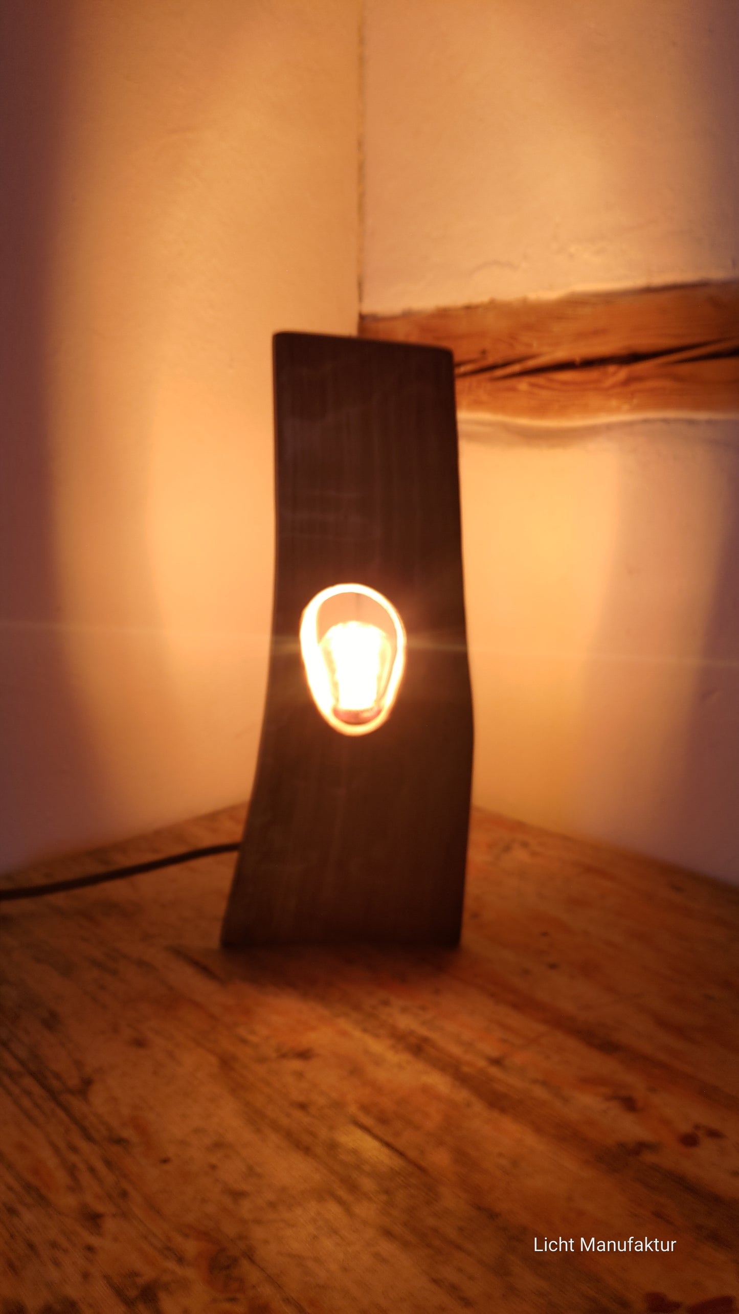 Handgefertigte Eichen Tischlampe