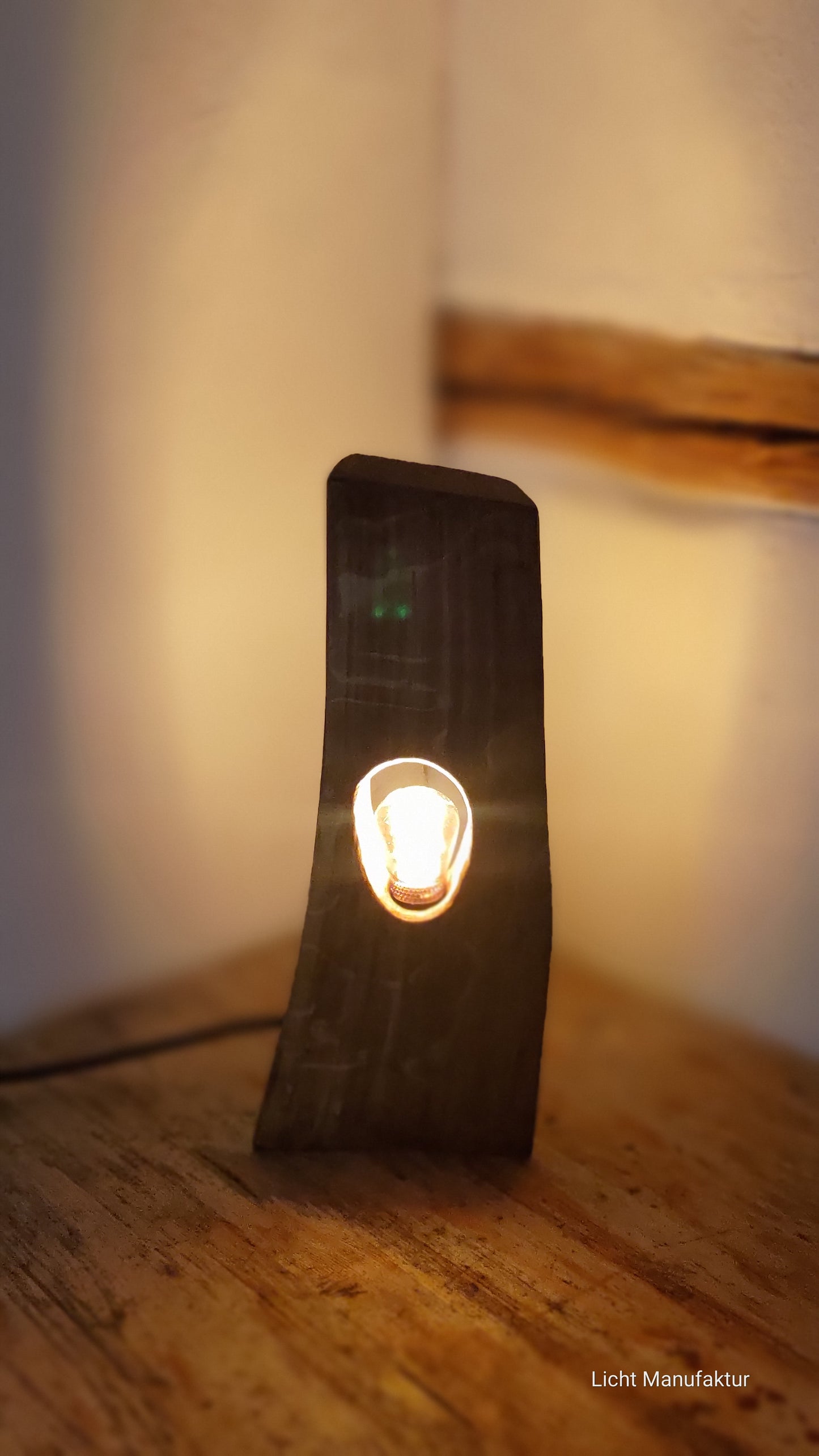 Handgefertigte Eichen Tischlampe